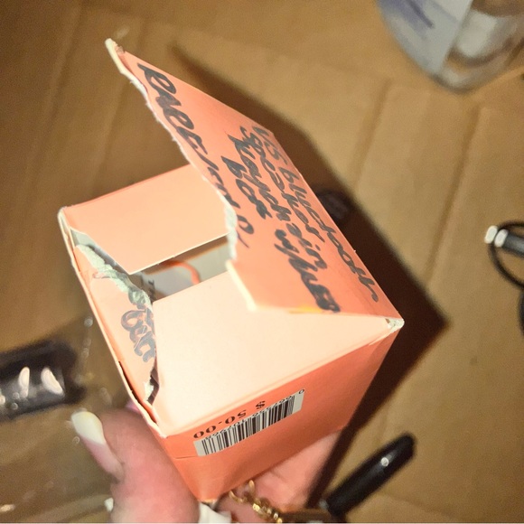 RARE Victoria’s Secret MINI Bluetooth Speaker Bag Charm KEYCHAIN - Picture 6 of 6